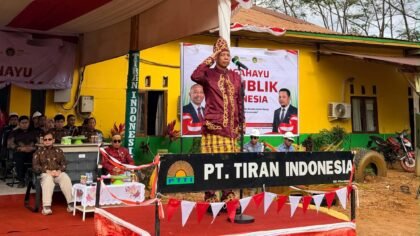 Direktur Utama Tiran Nusantara Group, Rahman Arif, S.Akt., MM., bertindak sebagai Inspektur Upacara HUT ke-81 RI di Site PT Tiran Indonesia, Konawe Utara.